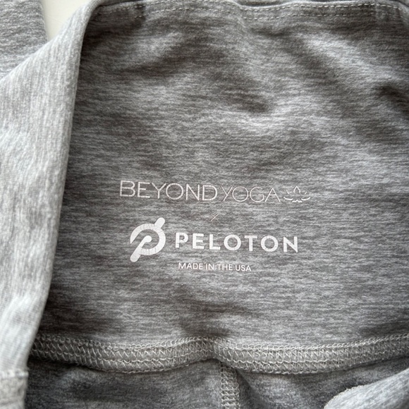 Beyond Yoga Peloton Out of Pocket Side Pocket Gray Yoga Pants Leggings Medium - Picture 7 of 11